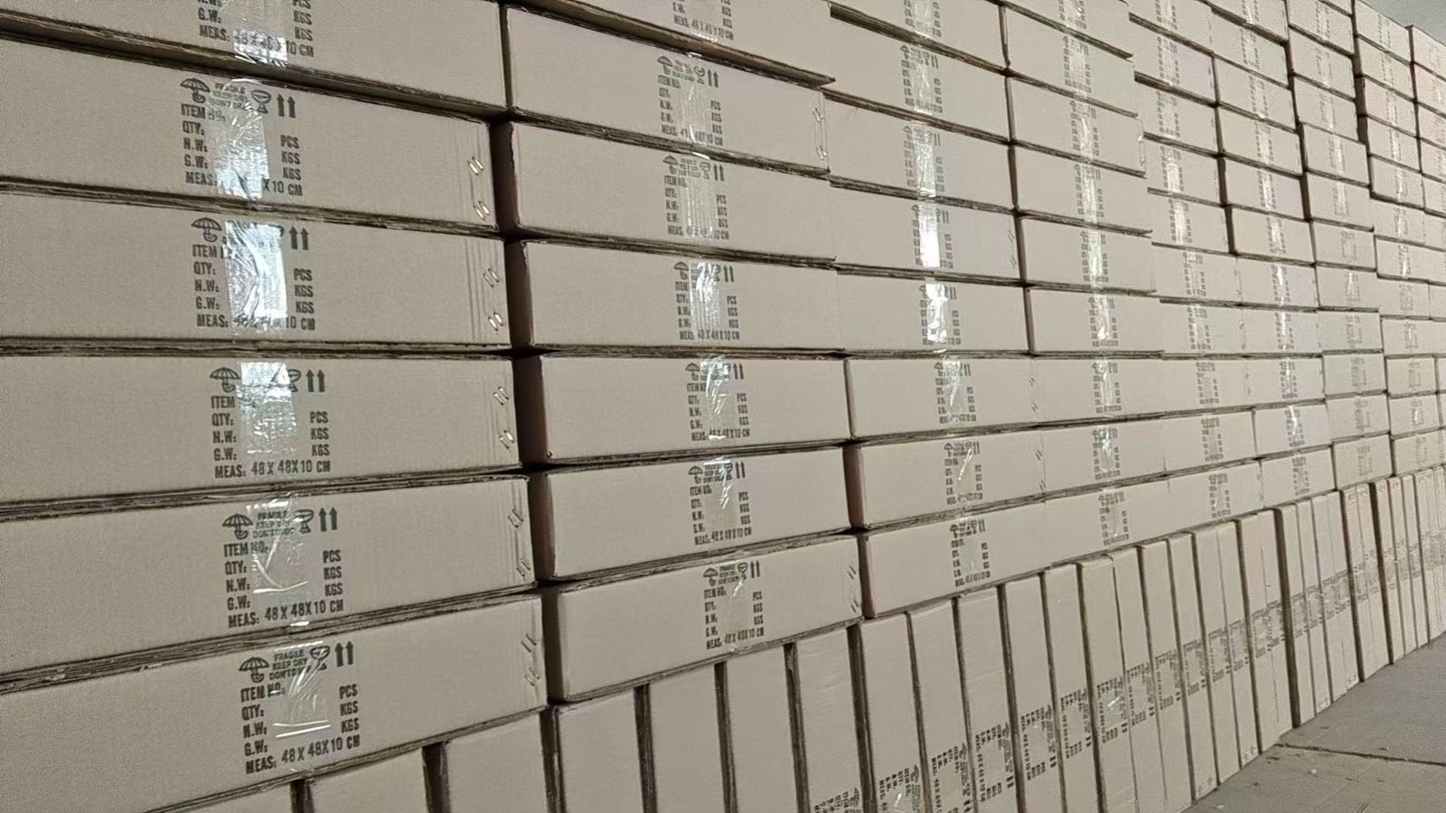 Packed aluminium lighting products in our partner's warehouse